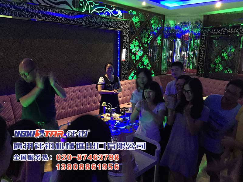 廣州鈺鉑機(jī)械進(jìn)出口有限公司【020-87463788/13808861956】,專業(yè)生產(chǎn)烤漆房/汽車烤漆房/鈺鉑牌烤漆房/家具烤漆房/高溫烤漆房/紅外線烤漆房/紅外線烤燈/無(wú)塵干磨機(jī)等汽保產(chǎn)品,鈺鉑品牌產(chǎn)品遠(yuǎn)銷全球