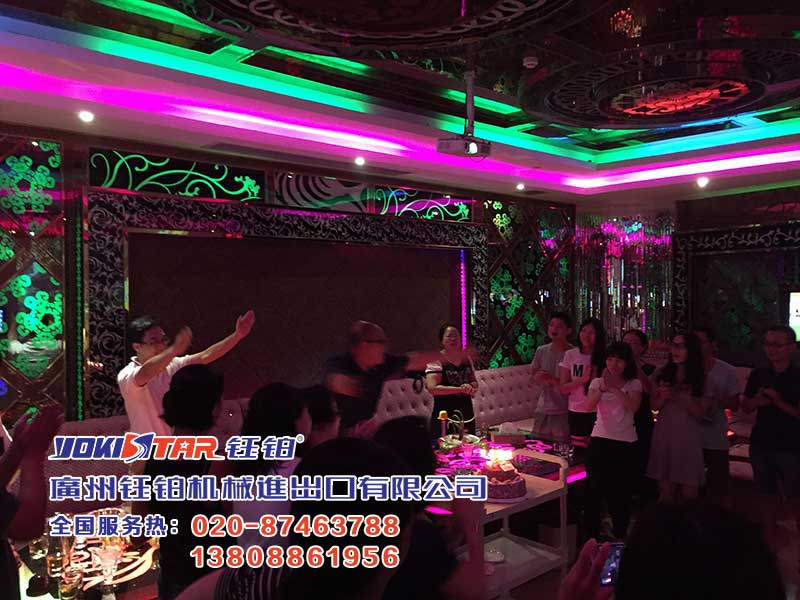 廣州鈺鉑機(jī)械進(jìn)出口有限公司【020-87463788/13808861956】,專業(yè)生產(chǎn)烤漆房/汽車烤漆房/鈺鉑牌烤漆房/家具烤漆房/高溫烤漆房/紅外線烤漆房/紅外線烤燈/無(wú)塵干磨機(jī)等汽保產(chǎn)品,鈺鉑品牌產(chǎn)品遠(yuǎn)銷全球